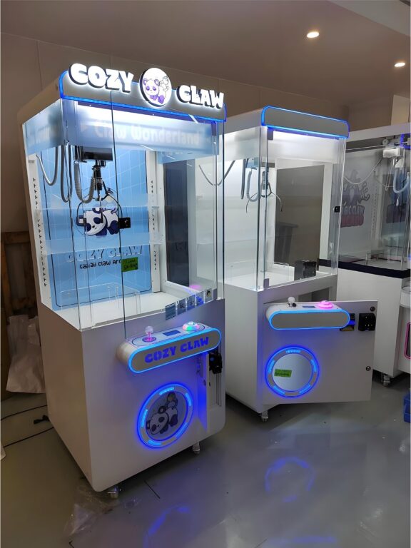 Size diagram showing the claw machine’s height 1900 mm, width 850 mm, and depth 710 mm with front and side views.